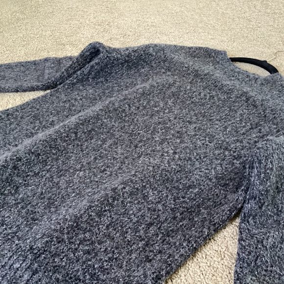 Michael Kors charcoal V neck sweater size S - Picture 7 of 7